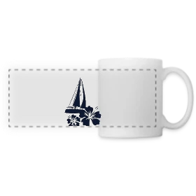 Maquette de Mug panoramique contrasté et blanc « Voilier sur l'Océan Pacifique » à imprimer et personnaliser