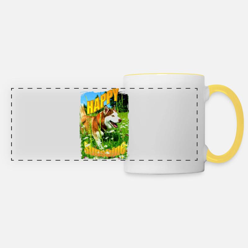 Chien heureux dans un champ de fleurs - Mug panoramique contrasté et blanc - blanc/jaune