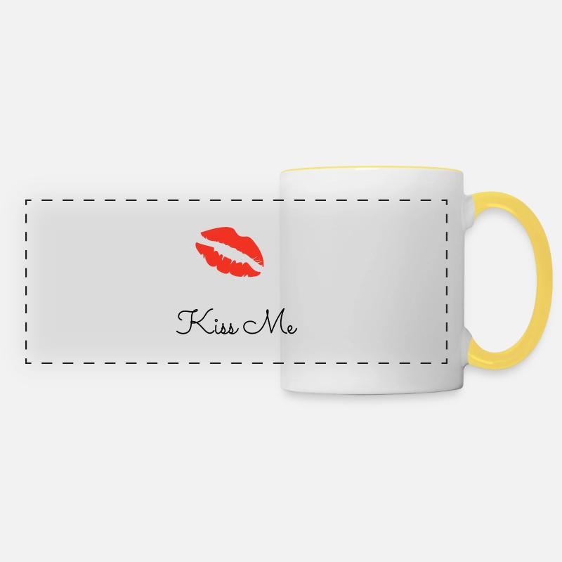 kiss me - Panoramic Mug - white/yellow