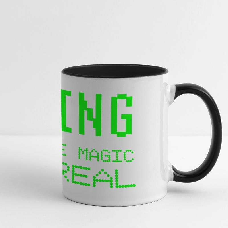 Coder c'est comme de la magie mais une vraie blague de programmation Mug panoramique contrasté et blanc