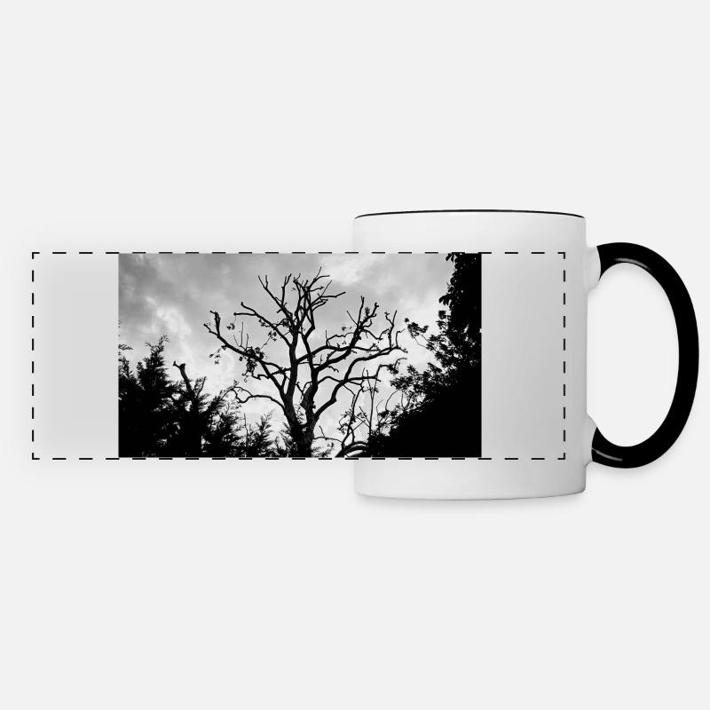 Tree with its bare branches in the sky - Panoramic Mug - white/black