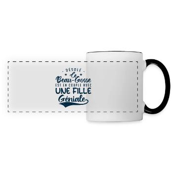 Ce beau gosse est en couple avec une fille géniale - Mug panoramique contrasté et blanc - blanc/noir - Devant
