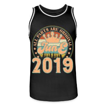 Juni 2019. Geburtstagsgeschenk Juni 2019. Juni - Männer Basketball-Trikot - Schwarz/Weiß - Vorne - AI Model Male 185 dark (185cm)