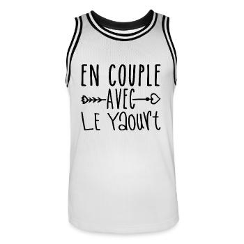 En Couple avec Yaourt, cadeau Fans de Yaourt - Maillot de basket Homme - blanc/noir - Devant - AI Model Male 185 dark (185cm)