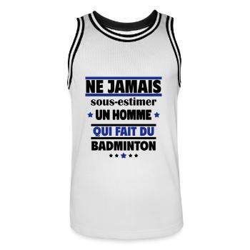un homme qui fait du badminton - Maillot de basket Homme - blanc/noir - Devant - AI Model Male 185 dark (185cm)
