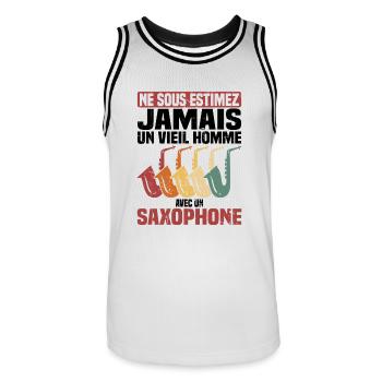 Un vieil homme avec un saxophone - Maillot de basket Homme - blanc/noir - Devant - AI Model Male 185 dark (185cm)
