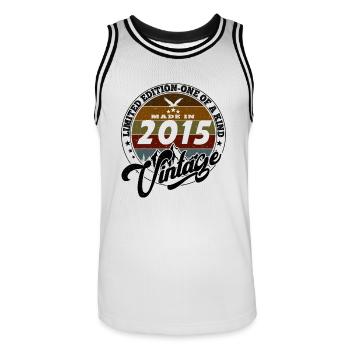 Eleganter Vintage: 2015 Retro Geschenk 2015 2025 - Männer Basketball-Trikot - Weiß/Schwarz - Vorne - AI Model Male 185 dark (185cm)