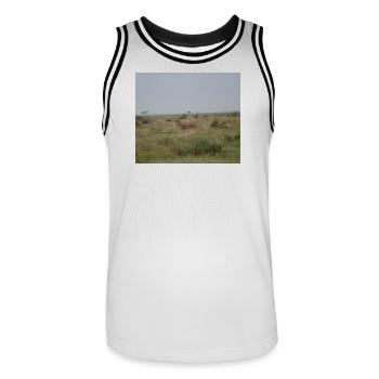Lion dans la savane au crépuscule - Maillot de basket Homme - blanc/noir - Devant - AI Model Male 185 dark (185cm)