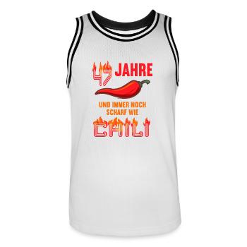 47 Jahre und immer noch scharf wie Chili - Männer Basketball-Trikot - Weiß/Schwarz - Vorne - AI Model Male 185 dark (185cm)