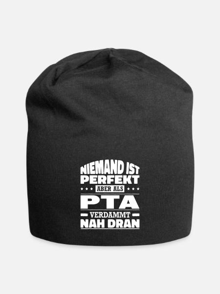 Niemand Ist Perfekt Aber Als PTA Verdammt Nah Dran - Jersey-Beanie - Schwarz