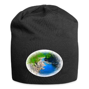 Ein Fluss, der durch ein Tal in der norwegischen Wildnis fließt - Jersey-Beanie - Schwarz - Vorne