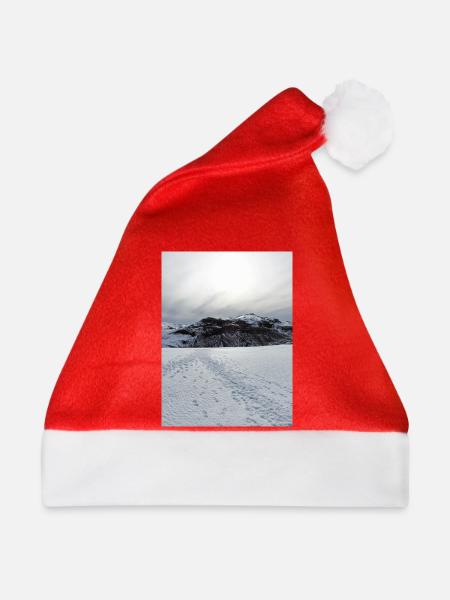 Schneebedeckter Horizont unter blasser Sonne - Weihnachtsmütze - Rot