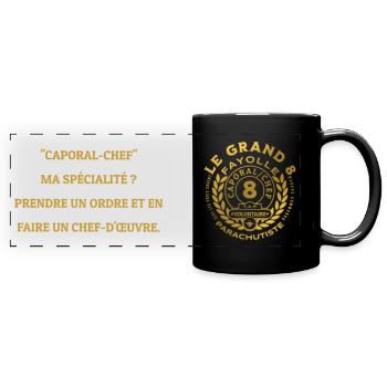 MUG Corporal/Grand 8 Führer mit Zitat - Panorama-Tasse farbig - Schwarz - Vorne