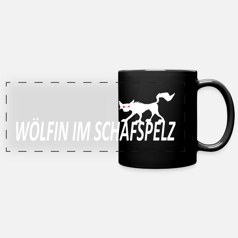 WÖLFIN IM SCHAFSPELZ, lustige Sprüche, Statement - Panorama-Tasse farbig - Schwarz