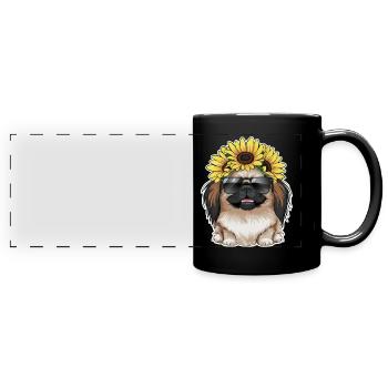 Sommerliches Sonnenblumenmotiv mit süßem Pekinese. - Panorama-Tasse farbig - Schwarz - Vorne