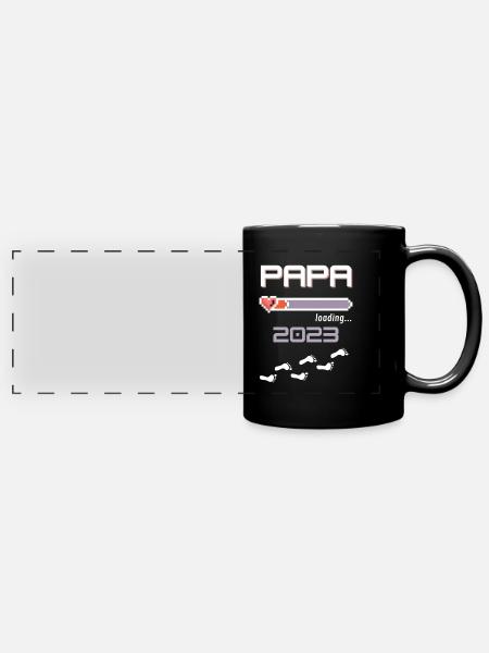 Papa 2023 loading... - Panorama-Tasse farbig - Schwarz