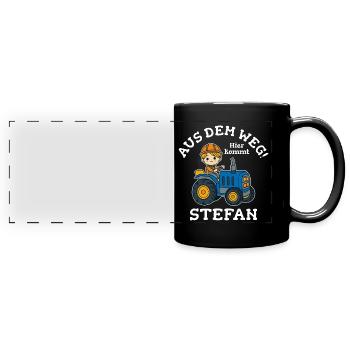 Stefan Vorname Traktor - Panorama-Tasse farbig - Schwarz - Vorne