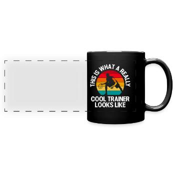 Voici à quoi ressemble un entraîneur de basket-ball de la part des joueurs de basket-ball - Mug panoramique uni - noir - Devant