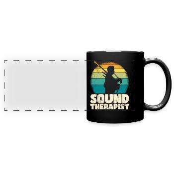 Je suis sonothérapeute je joue de la cornemuse - Mug panoramique uni - noir - Devant