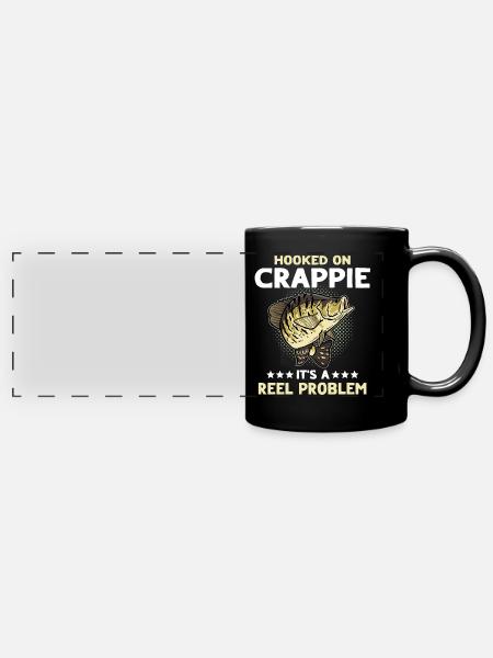 Crappie Fishing - Panorama-Tasse farbig - Schwarz