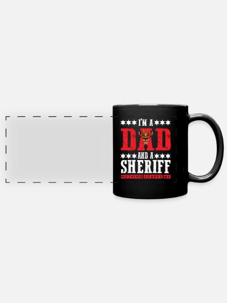 Sheriff Dad furchtlos mit Sheriffstern - Panorama-Tasse farbig - Schwarz