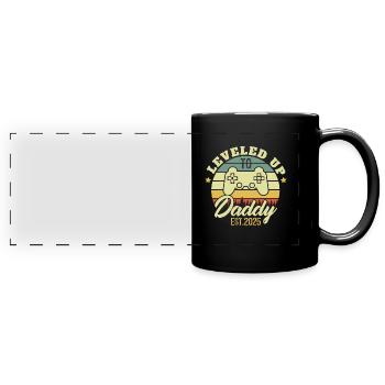 Aufgestiegen bis Papa 2025. Papa-Geschenk 2025 - Panorama-Tasse farbig - Schwarz - Vorne