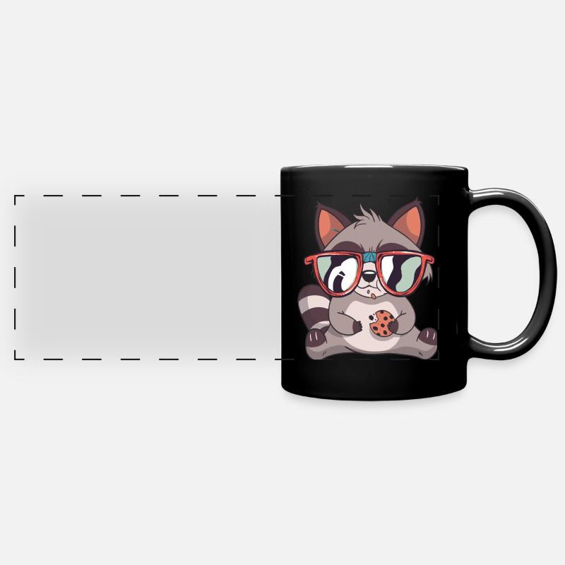 Süßer Waschbär mit Sonnenbrille - Panorama-Tasse farbig - Schwarz