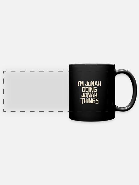 I'm Jonah doing Jonah things - Panorama-Tasse farbig - Schwarz