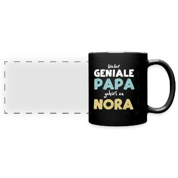 Dieser Geniale Papa Gehört Zu Nora - Panorama-Tasse farbig - Schwarz - Vorne