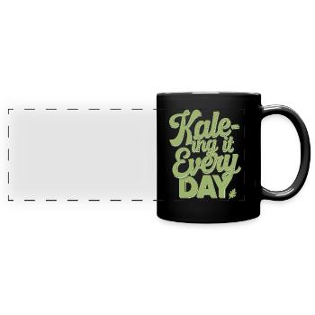 Vegan Vegetarisch: Kale-ing It Every Day - Panorama-Tasse farbig - Schwarz - Vorne