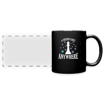 A Queen goes Anywhere Schach Denksport - Panorama-Tasse farbig - Schwarz - Vorne