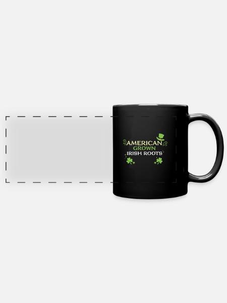 American Grown Irish Roots - Panorama-Tasse farbig - Schwarz