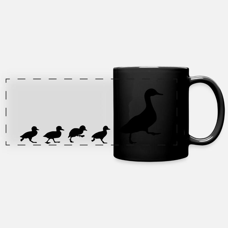 Duck and 4 chicks (super cheap!) - Mug panoramique uni - noir