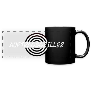 Auftragsgriller, lustige Sprüche fürs Grillen - Panorama-Tasse farbig - Schwarz - Vorne