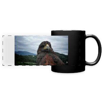 Aigle royal sur paysage montagneux - Mug panoramique uni - noir - Devant