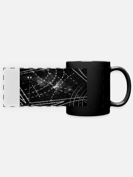 Space Traffic - Panorama-Tasse farbig - Schwarz