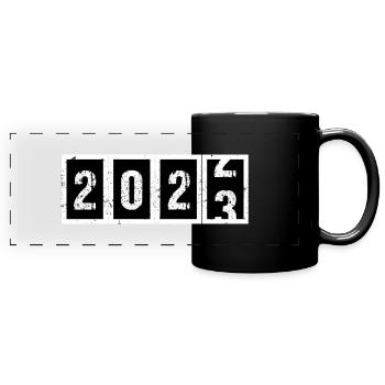 2023 - Panorama-Tasse farbig - Schwarz - Vorne
