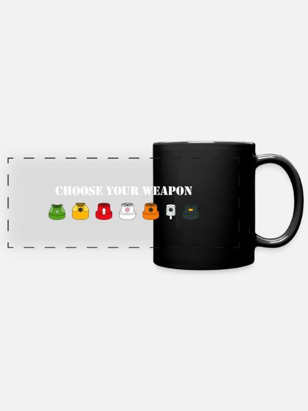 CHOOSE YOUR WEAPON - Panorama-Tasse farbig - Schwarz