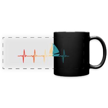 Retro Segler Segelboot Herzschlag Segeln - Panorama-Tasse farbig - Schwarz - Vorne
