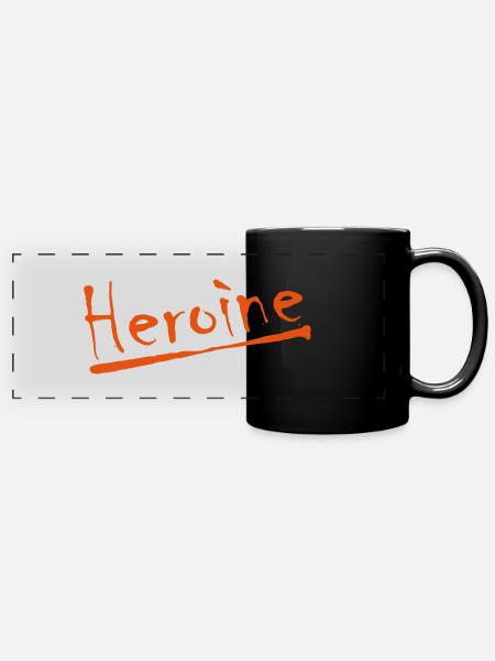 Heldin ist eine Mädchenheldin - Panorama-Tasse farbig - Schwarz