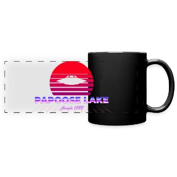 Vaporwave Papoose Lake Nevada Gebiet 51 S4 - Panorama-Tasse farbig - Schwarz - Vorne