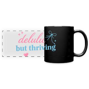 Delhu Thriving Script Logo - Panorama-Tasse farbig - Schwarz - Vorne