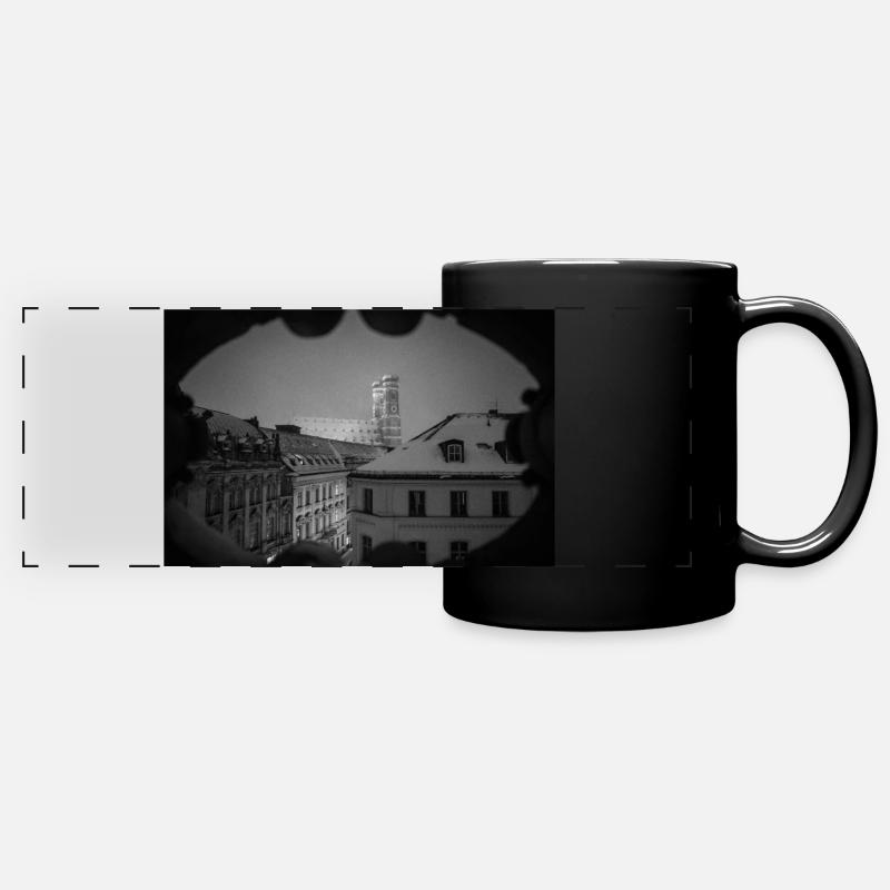 Munich en hiver noir et blanc - Mug panoramique uni - noir