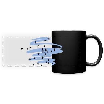 Wildgänse Kraniche Frühling - Panorama-Tasse farbig - Schwarz - Vorne