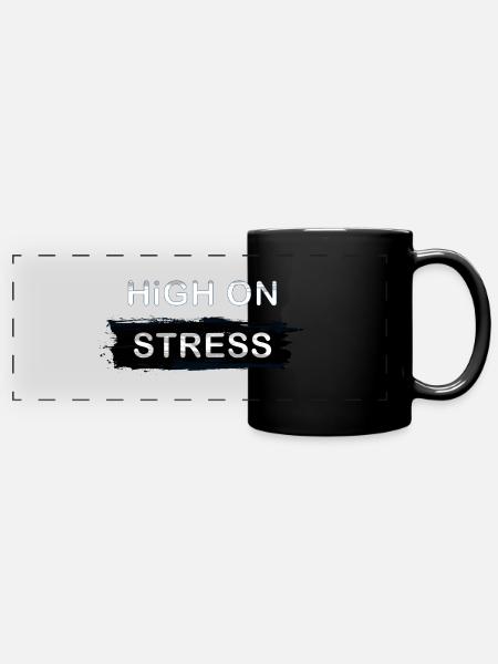 HOHER STRESS - Panorama-Tasse farbig - Schwarz