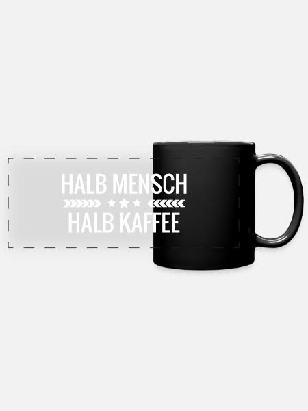 Halb Mensch halb Kaffee - Panorama-Tasse farbig - Schwarz