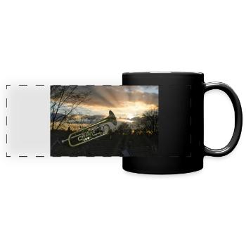 Une trompette avec les rayons du soleil comme son. - Mug panoramique uni - noir - Devant