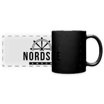 Amrum - Panorama-Tasse farbig - Schwarz - Vorne