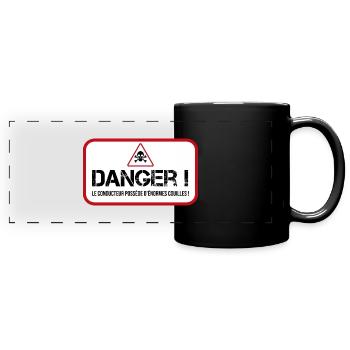 danger énorme couille sticker voiture - Mug panoramique uni - noir - Devant