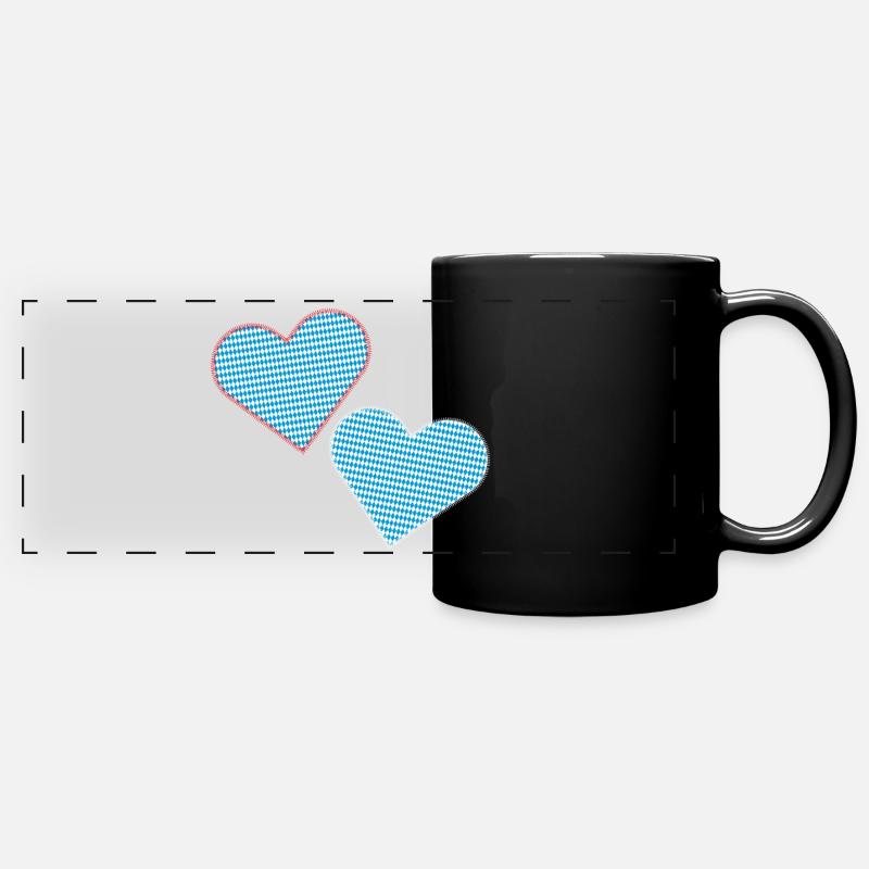 Bayrische Herzen als Patches. - Panorama-Tasse farbig - Schwarz